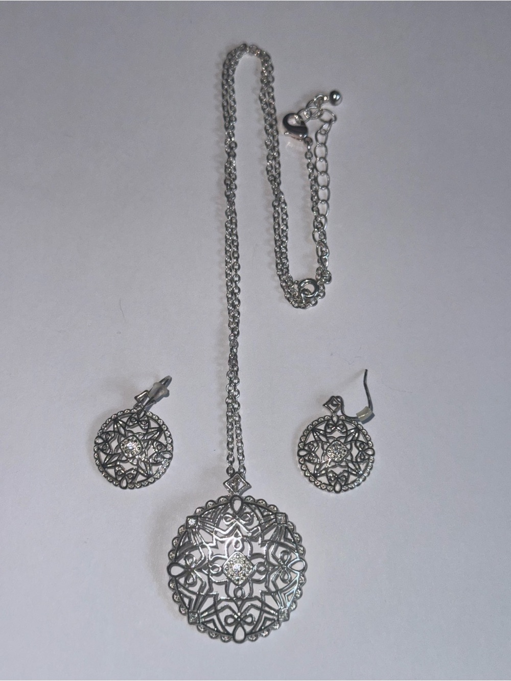 Vintage Avon Silver Tone Filigree Pendant Necklace and Earring Set